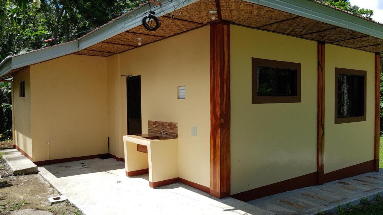 Paco's Garden Home Stay Mambajao Exterior foto
