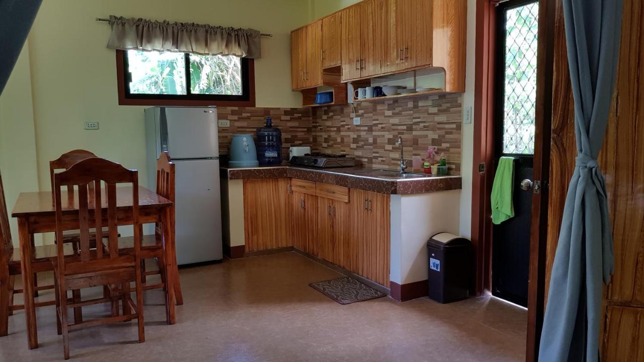Paco's Garden Home Stay Mambajao Exterior foto