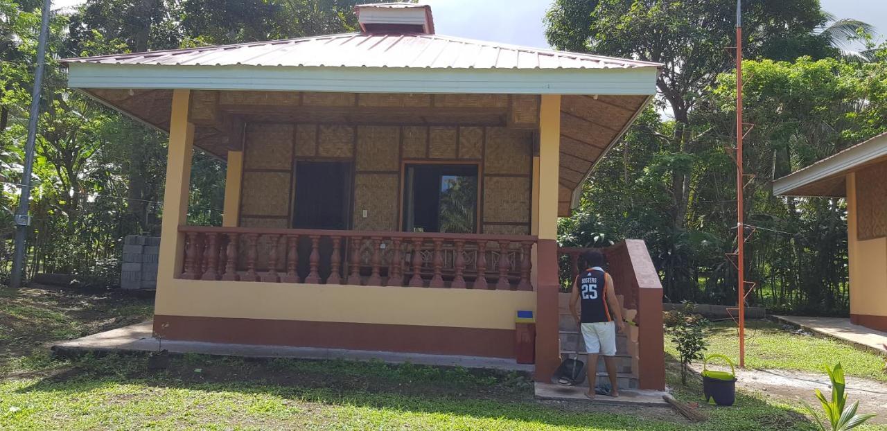 Paco's Garden Home Stay Mambajao Exterior foto