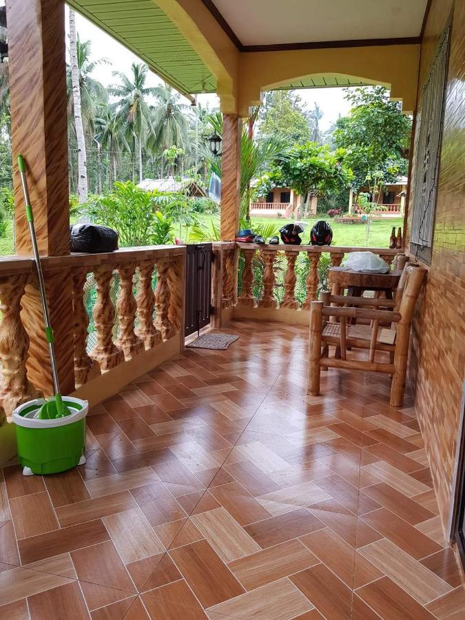 Paco's Garden Home Stay Mambajao Exterior foto