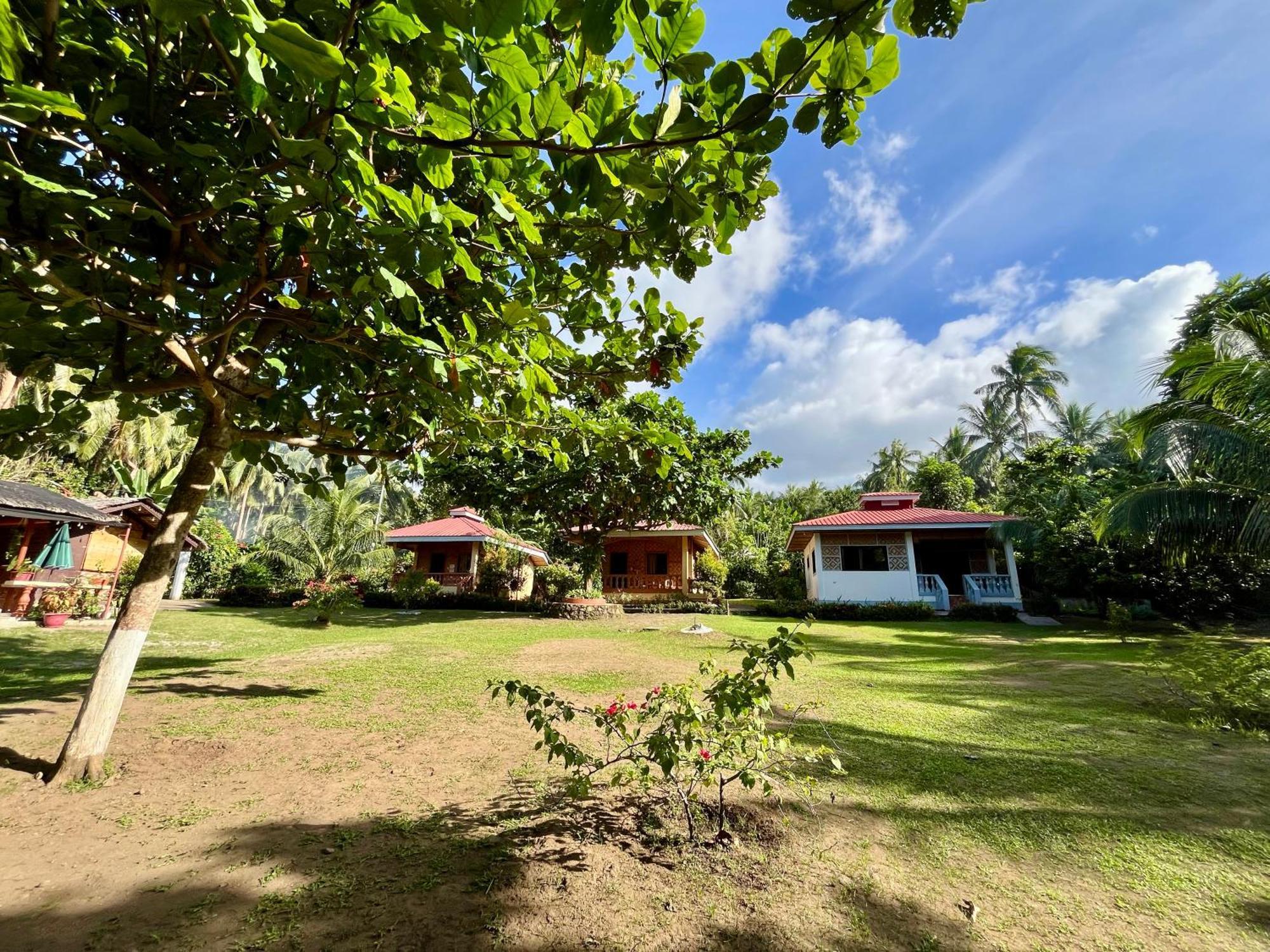 Paco's Garden Home Stay Mambajao Exterior foto