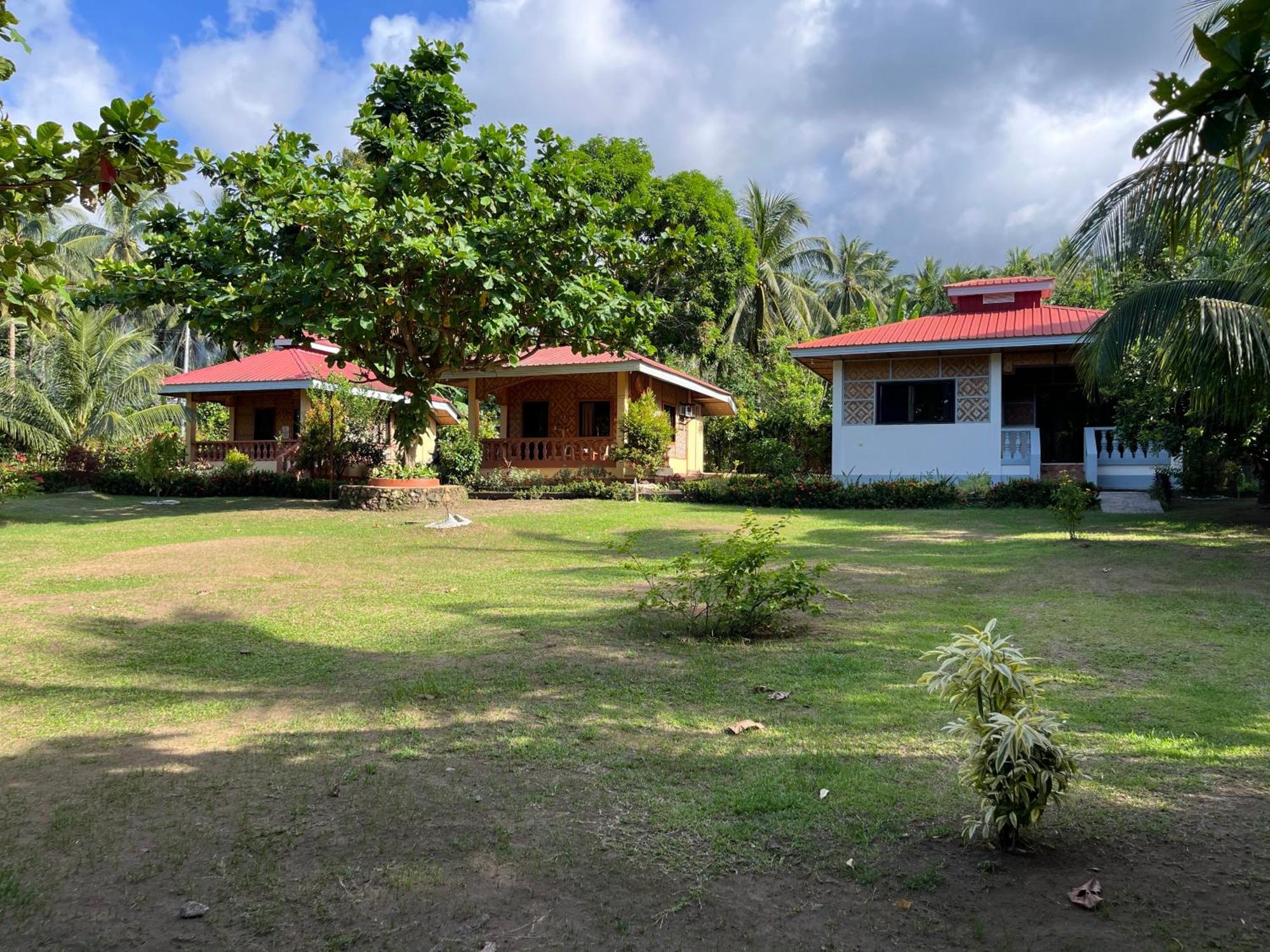 Paco's Garden Home Stay Mambajao Exterior foto